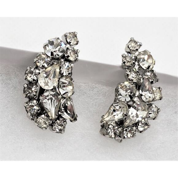 EARRINGS-JULIANA D&E-Vintage-Multi Clear Rhinestones-Leaf Shaped-Clip On - Picture 1 of 12